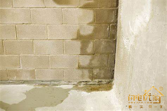 卫生间墙壁渗水2.jpg